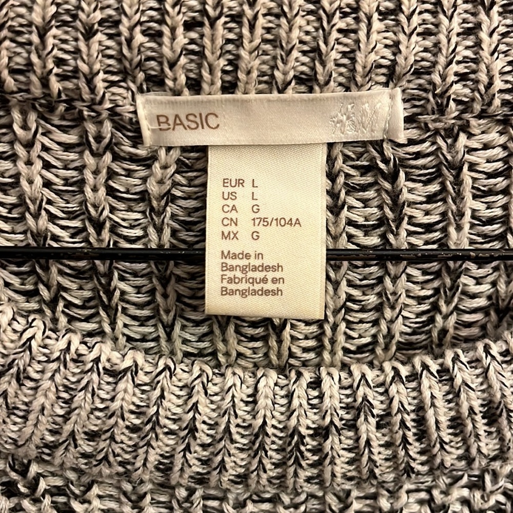 H&M Sweater - Picture 2 of 4